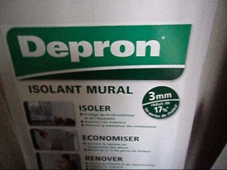 Ce produit s'apelle Depron , il a deux fonctions : c'est un isolant  et rénove vos mur ( pour mur intérieur d'habitation )